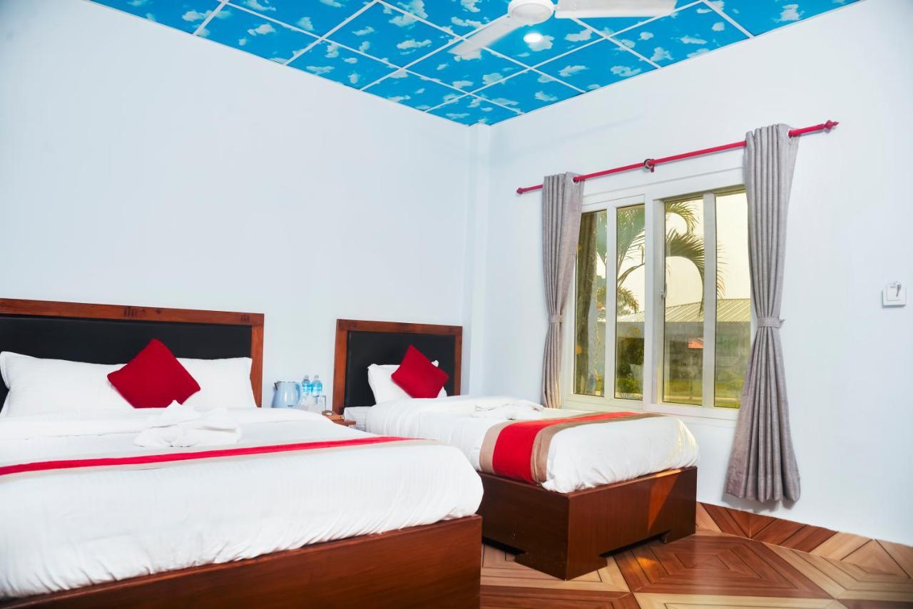 Hotel Greenland Safari Саураха Екстериор снимка